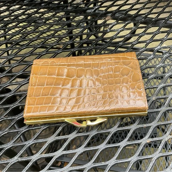 Quality Tan & Gold Alligator Nice Feel Skin Texture Wallet! - Picture 15 of 16